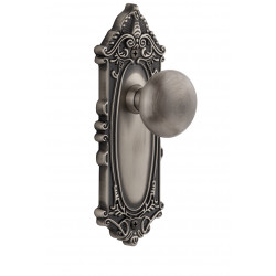 Grandeur Grande Victorian Plate w/ Fifth Avenue Knob