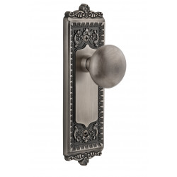 Grandeur Windsor Long Plate w/ Fifth Avenue knob