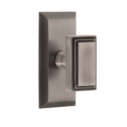 Grandeur Fifth Avenue Short Plate w/ Carre Brass Knob