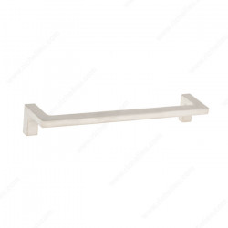 Richelieu BP669556195 Modern Brass Pull
