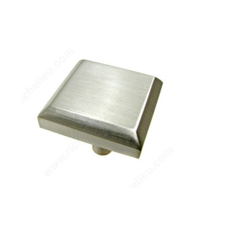 Richelieu 2294195 LEED-Certified Solid Brass Knob